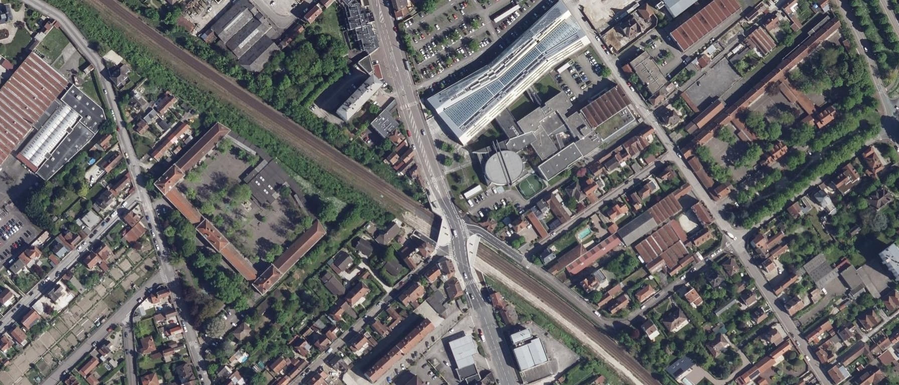 Vue aérienne de SCBS - South Champagne Business School (Yschools) - International BBA - Campus de Troyes (Troyes)