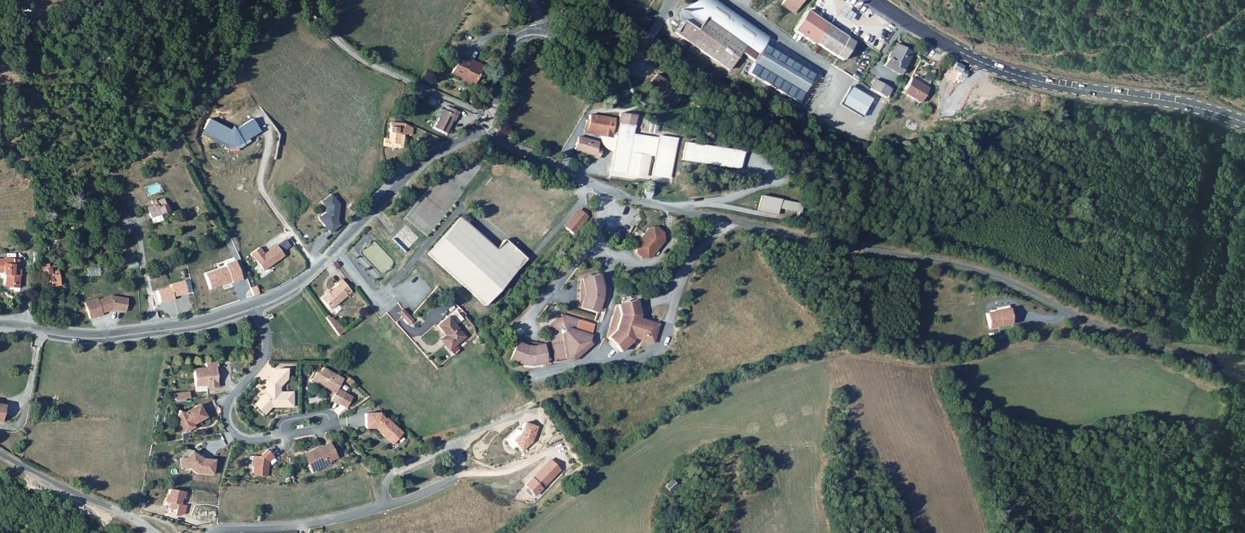 Vue aérienne de École des Métiers de la Nature (MFR Valrance, 12380 St Sernin/Rance)