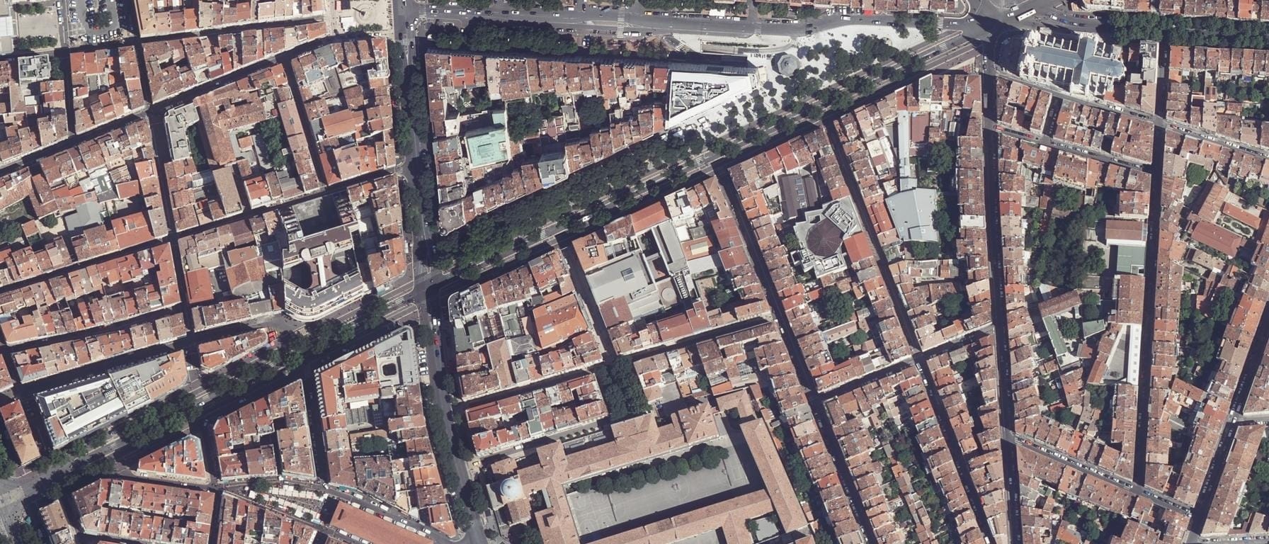 Vue aérienne de Aix-Marseille Université - Site de Marseille Espace Canebière