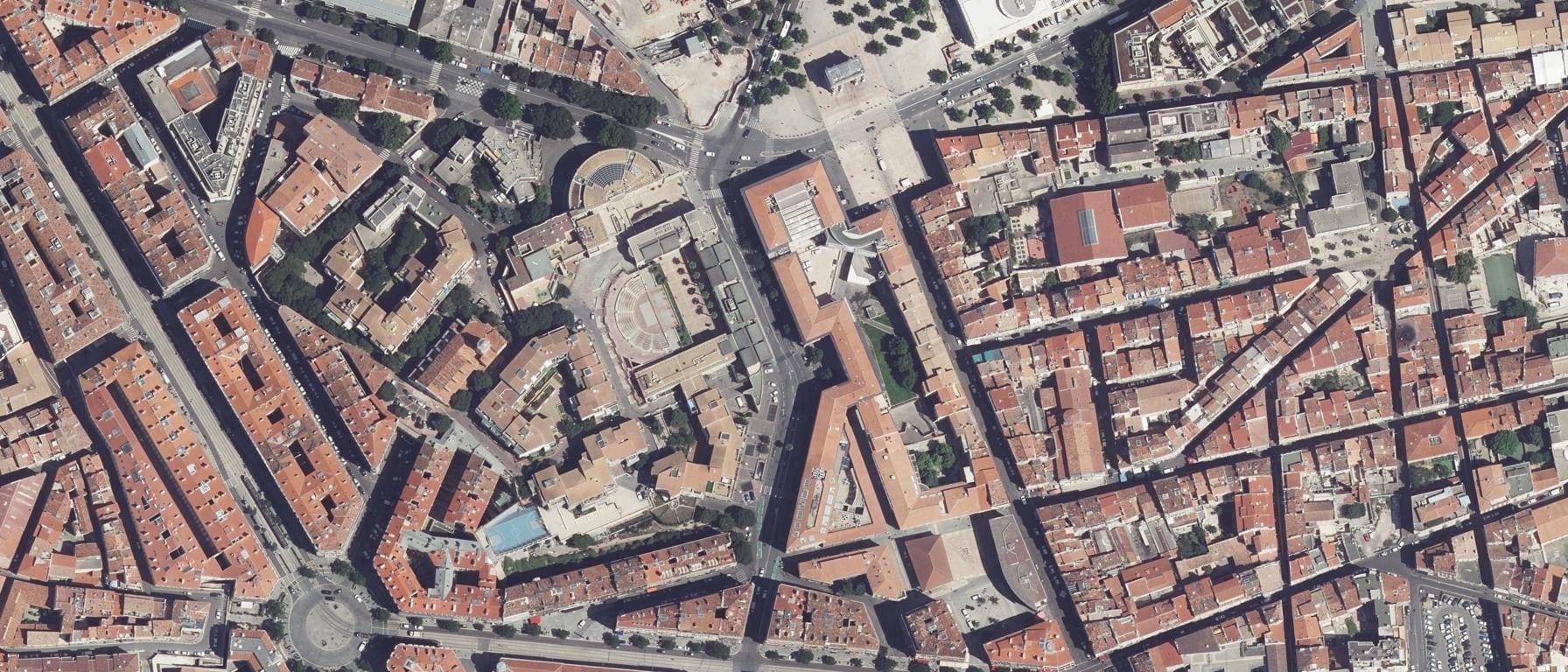 Vue aérienne de Aix-Marseille Université - Site de Marseille Colbert (Marseille  1er Arrondissement - 13)