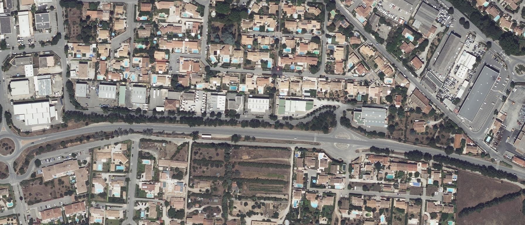 Vue aérienne de ECOLE SILVYA TERRADE -Mirabeau (Les Pennes-Mirabeau - 13)