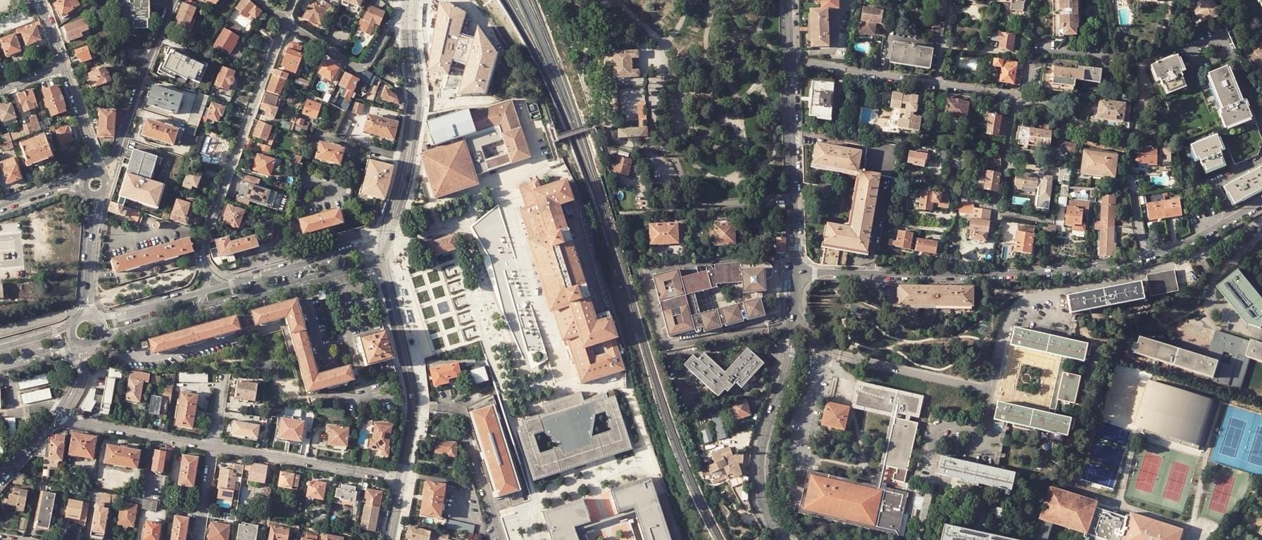 Vue aérienne de Aix-Marseille Université - Site d'Aix-en-Provence (La Pauliane) (13)