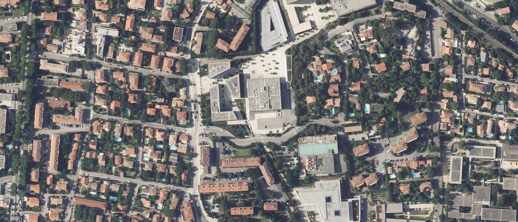 Vue aérienne de Aix-Marseille Université - Site d'Aix-en-Provence (13)