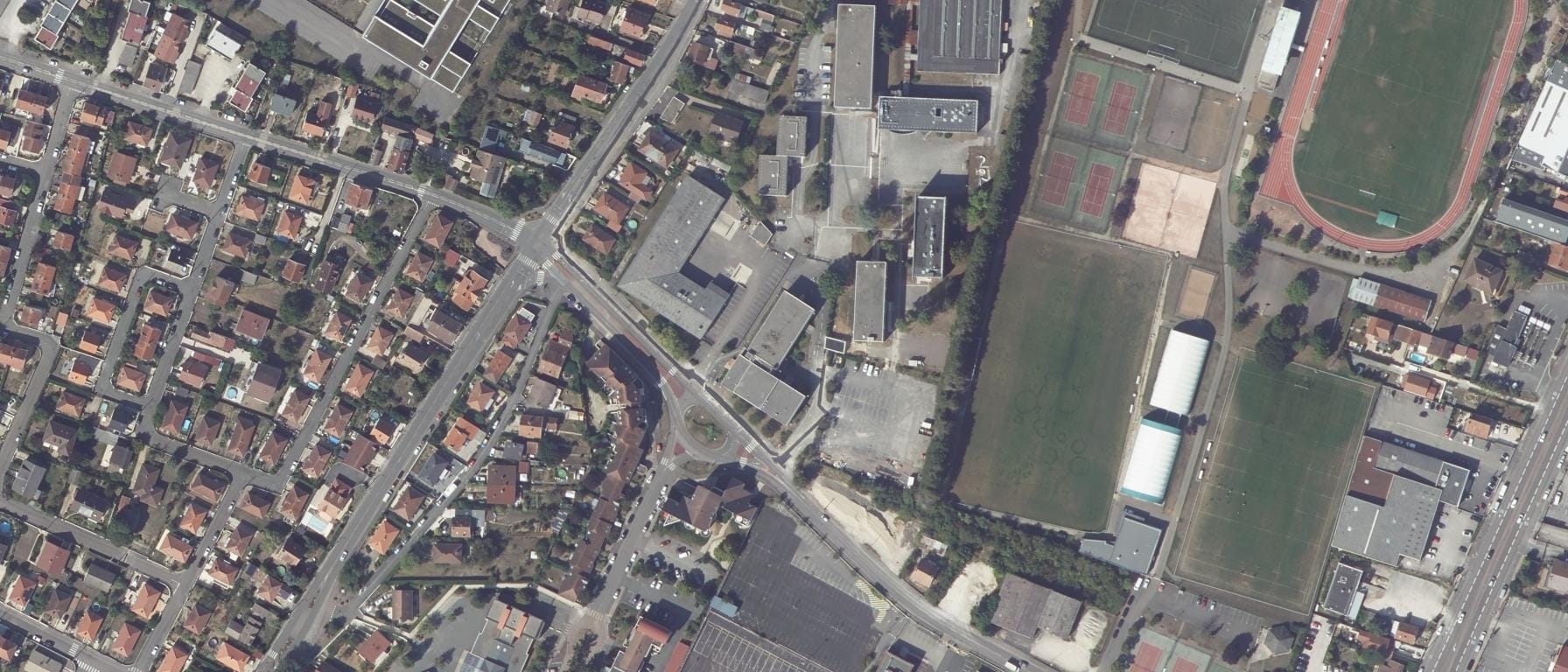 Vue aérienne de Lycée Professionnel Roland Carraz