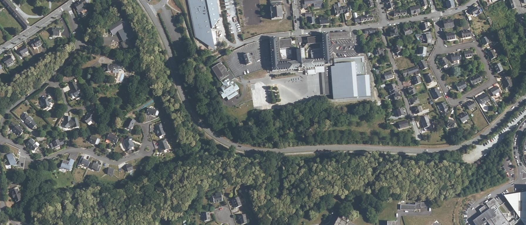 Vue aérienne de Lycée Les Cordeliers Notre Dame de la Victoire