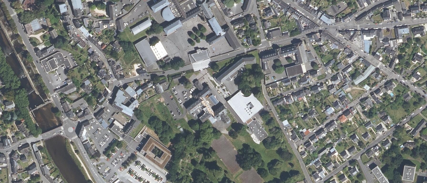 Vue aérienne de Lycée Saint - Joseph - Bossuet