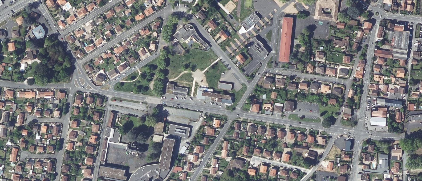 Vue aérienne de Lycée des métiers de l'hôtellerie, de la gastronomie et des services en Périgord Jean Capelle