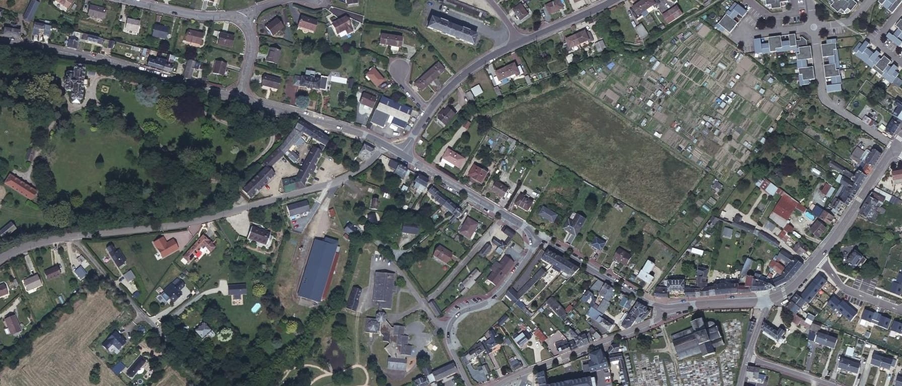 Vue aérienne de CFA EMC SUP Ecole de management et de commerce supérieur