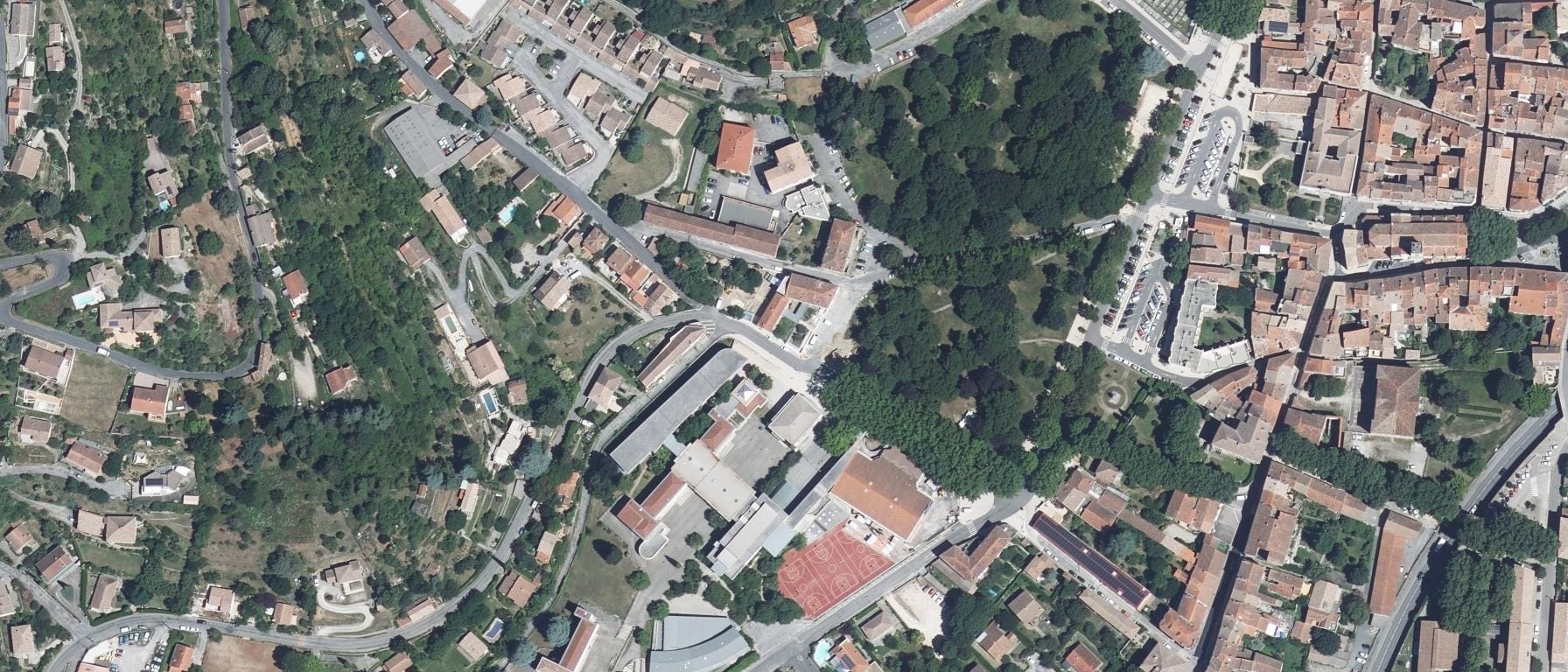 Vue aérienne de IFSI CHU Nîmes - site : ville de Le Vigan
