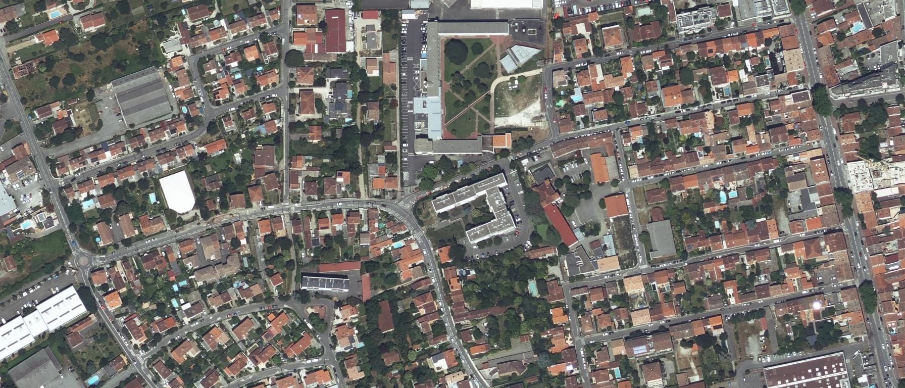 Vue aérienne de Roland Garros Lycée des métiers de la maintenance mécanique et de la productique
