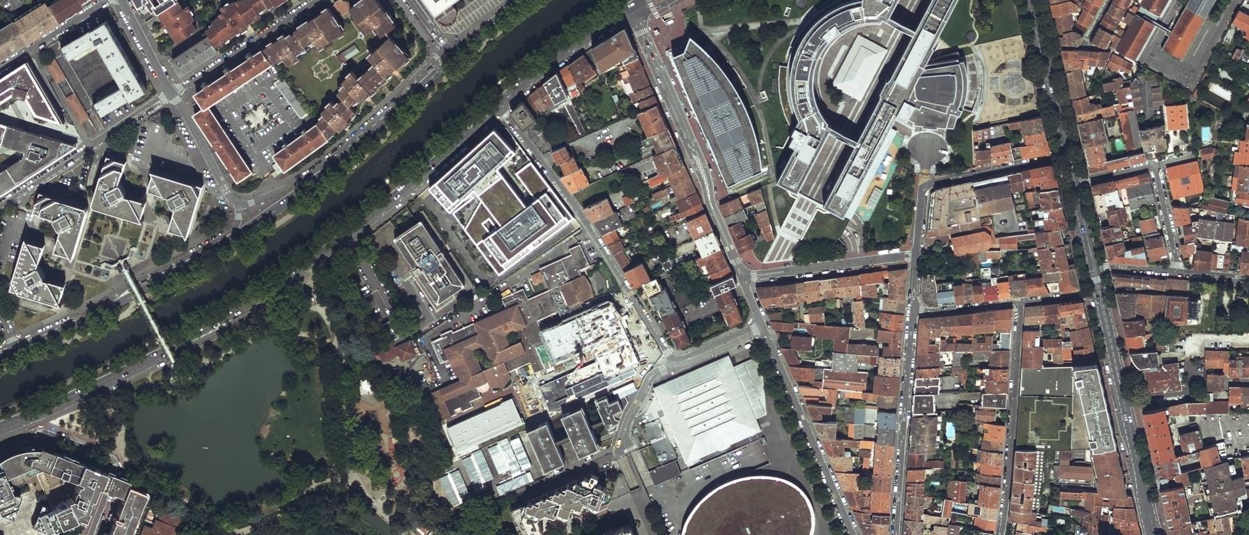 Vue aérienne de Hélène Boucher Lycée des métiers des soins à la personne