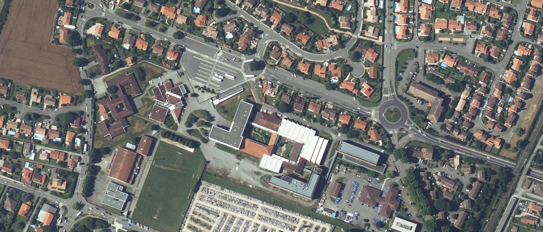Vue aérienne de Lycée polyvalent Charles de Gaulle - CFA Public Education Nationale