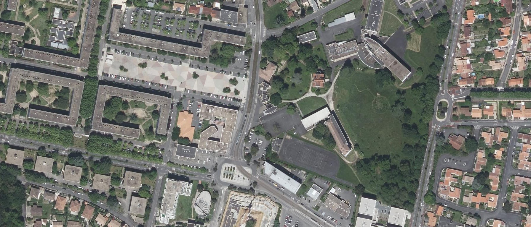 Vue aérienne de Lycée des métiers des soins et des services à la personne La Morlette