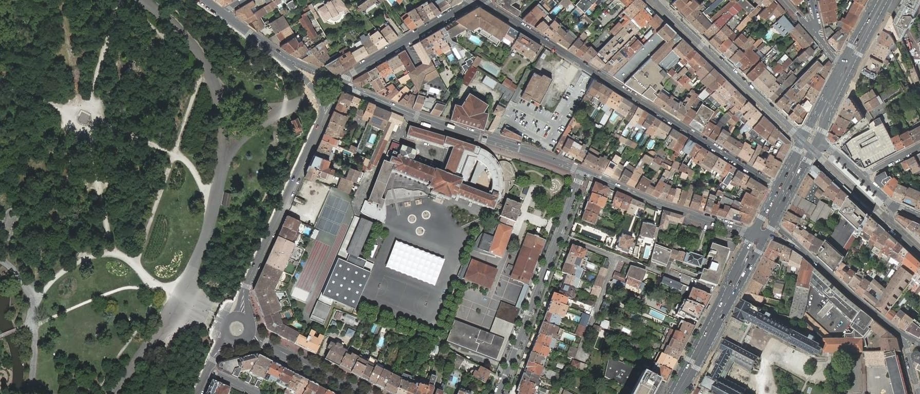 Vue aérienne de Lycée St Joseph De Tivoli