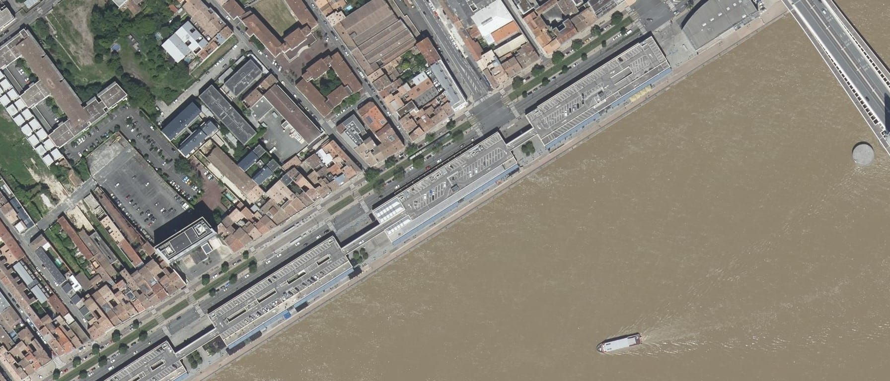 Vue aérienne de INSEEC Bordeaux (33)