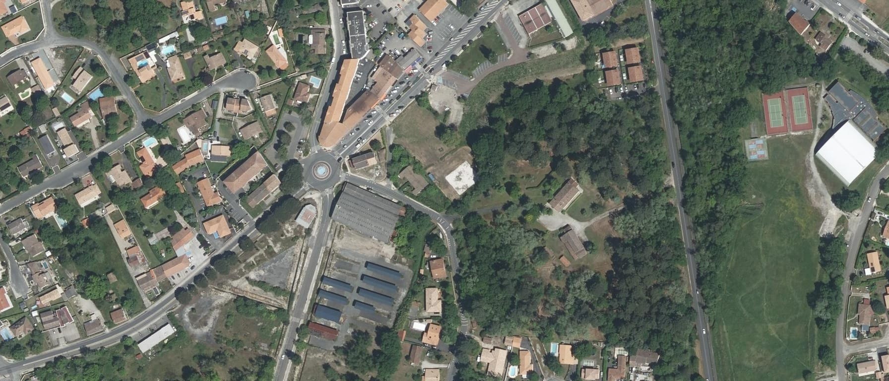 Vue aérienne de ELISA Aerospace – Bordeaux - Bac+3 Drones et Mécatronique Conception et industrialisation