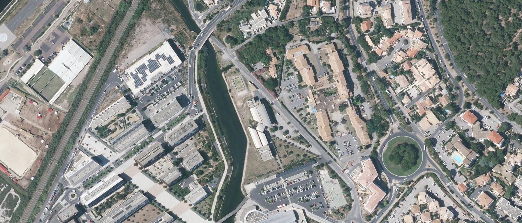 Vue aérienne de I.U.T de Montpellier-Sète - site de Sète - campus Poule d'Eau