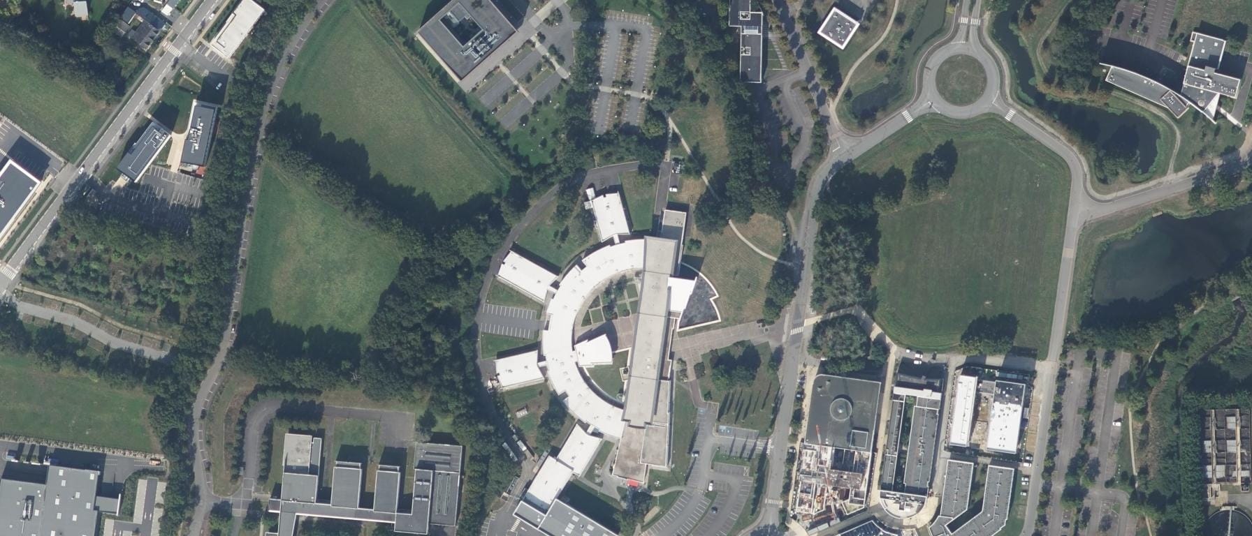 Vue aérienne de ECAM Louis de Broglie, campus de Rennes - Classe préparatoire scientifique PCSI-PSI associée au Lycée Assomption