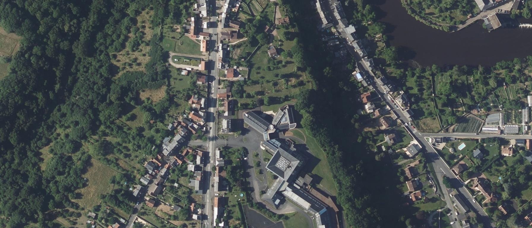 Vue aérienne de Lycée professionnel des Métiers Châteauneuf
