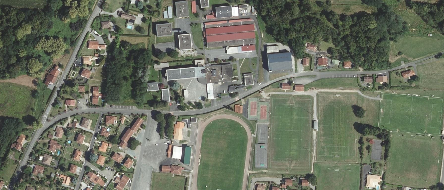 Vue aérienne de Lycée polyvalent des métiers de l'aéronautique Jean Taris