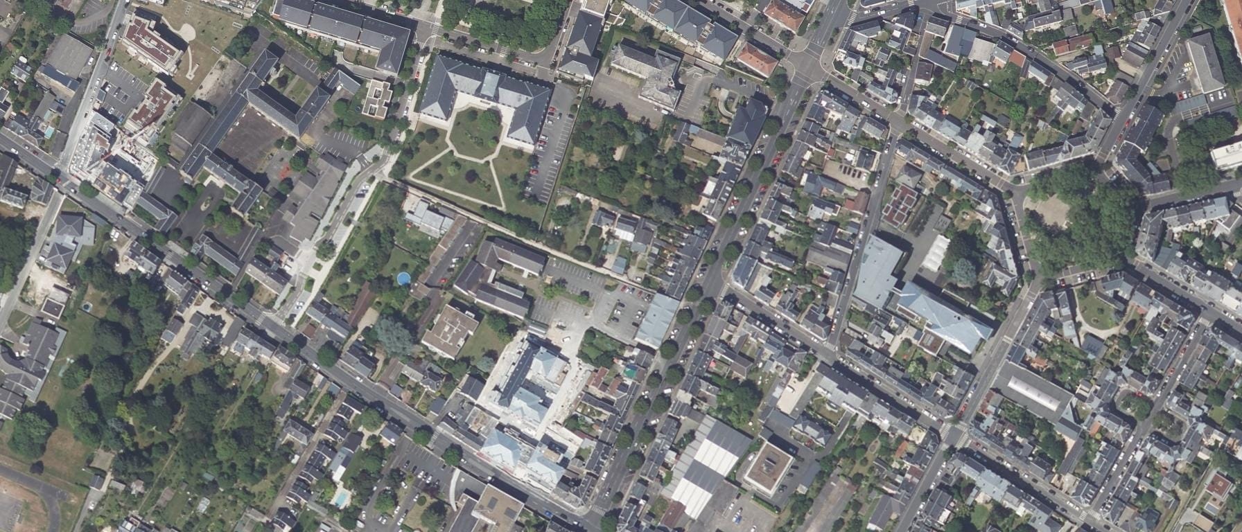 Vue aérienne de Excelia Business School – campus d’Orléans (45)