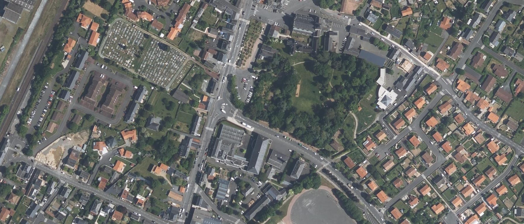 Vue aérienne de Lycée polyvalent de l'Hyrôme