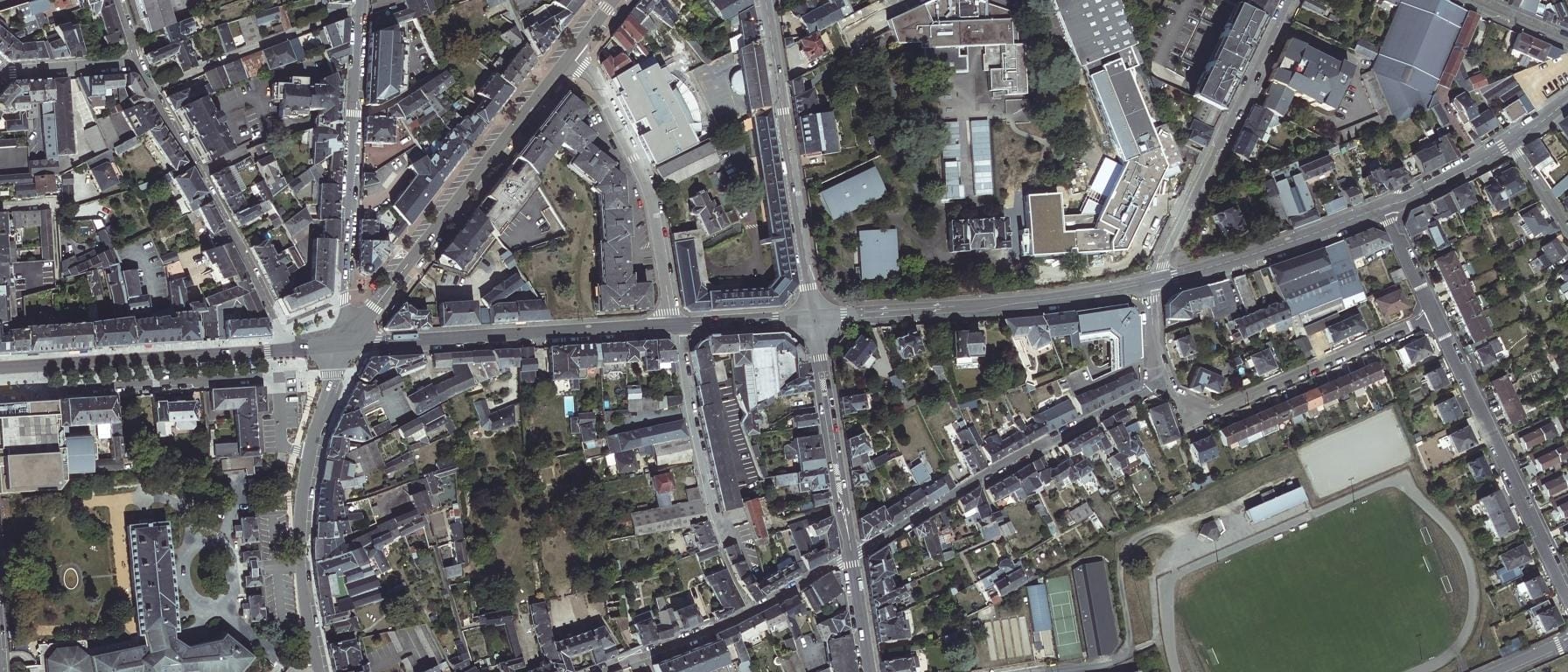 Vue aérienne de Ecole Terrade Laval (53)
