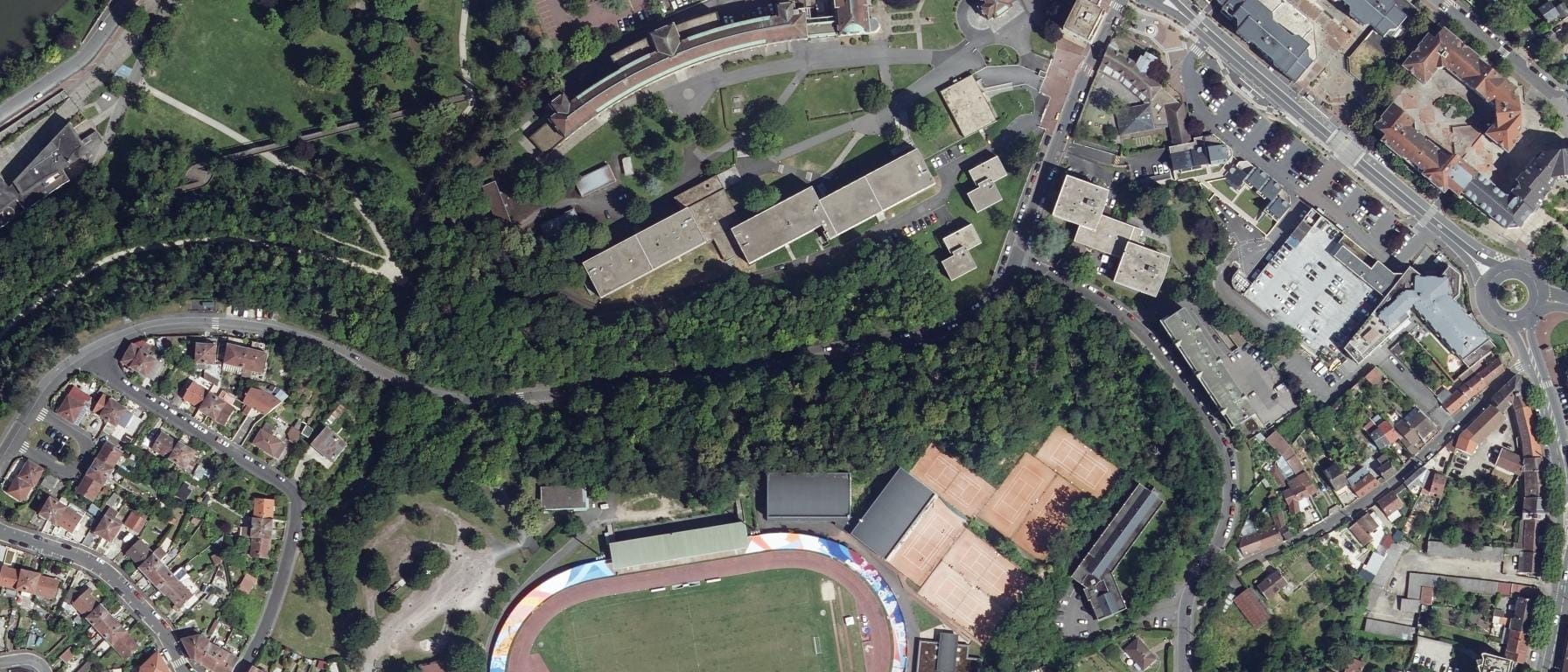 Vue aérienne de Lycée Jules Uhry