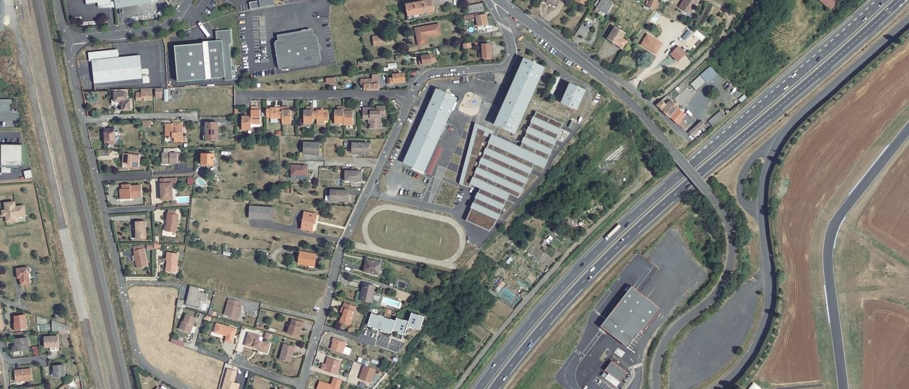 Vue aérienne de Lycée professionnel des métiers HSC Deville