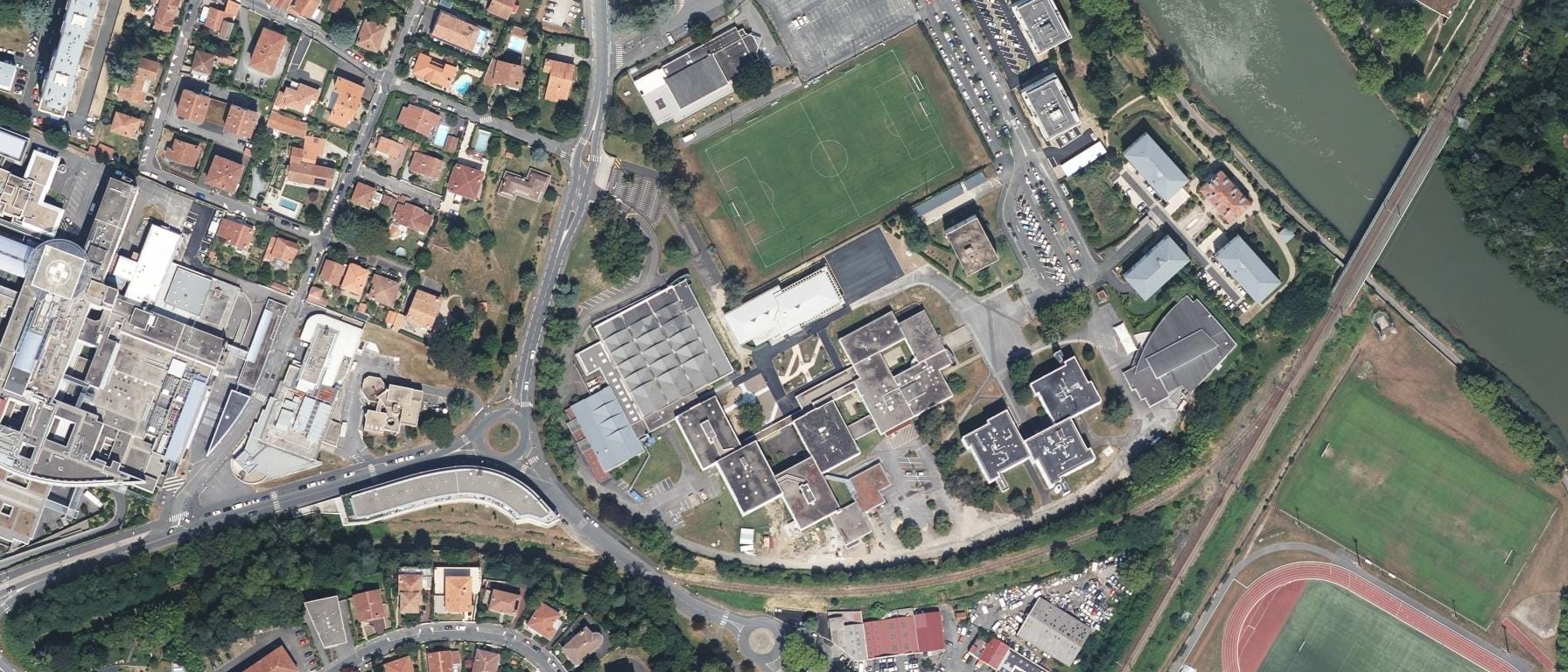 Vue aérienne de LPO Louis De Foix