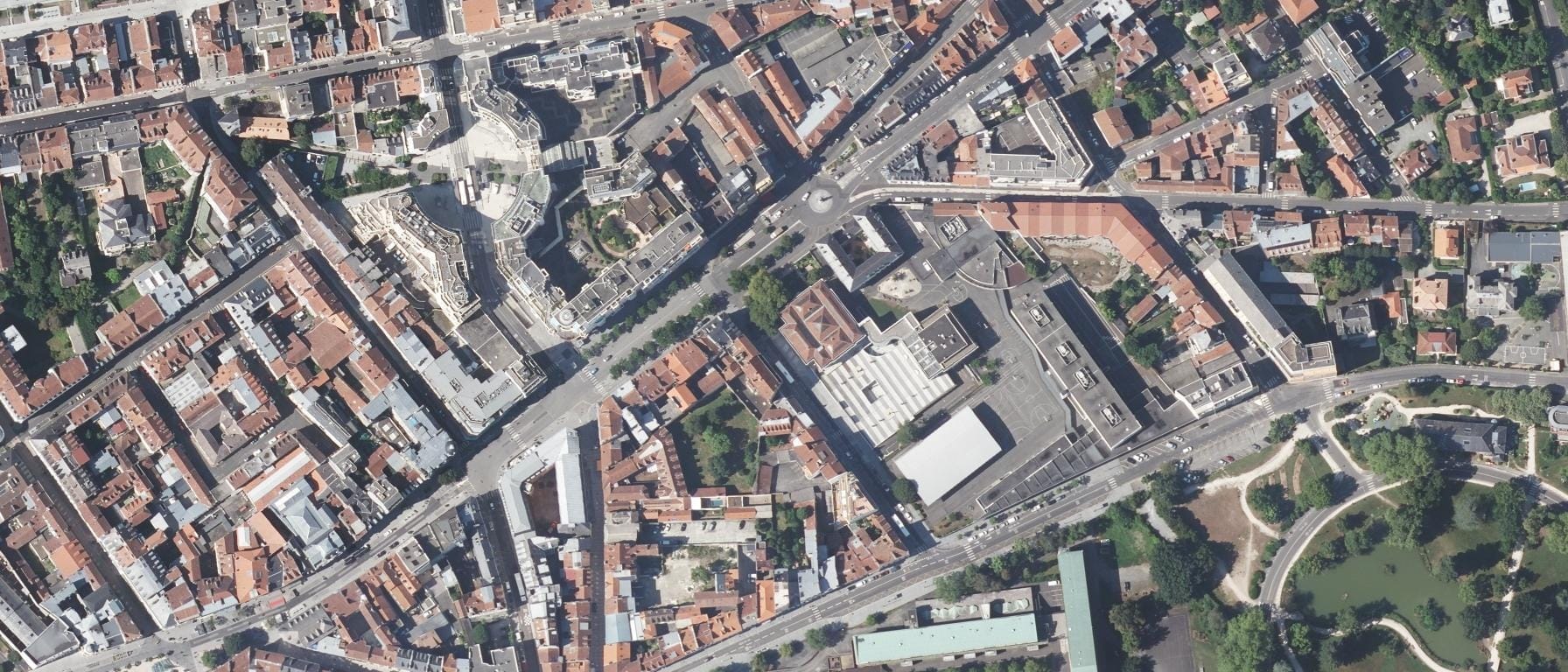 Vue aérienne de École supérieure d'art et de design des Pyrénées – site de Pau