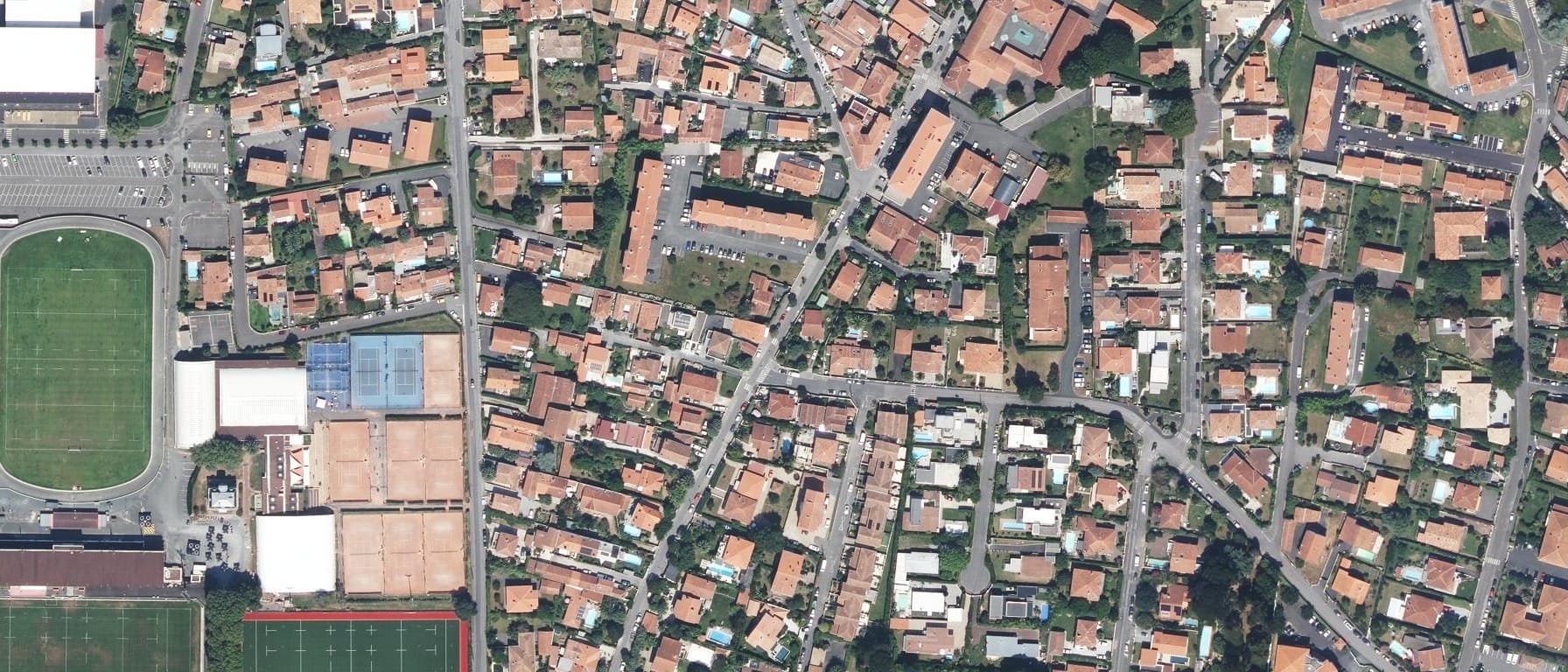 Vue aérienne de Université de Pau et des pays de l'Adour - Collège SSH (Anglet)