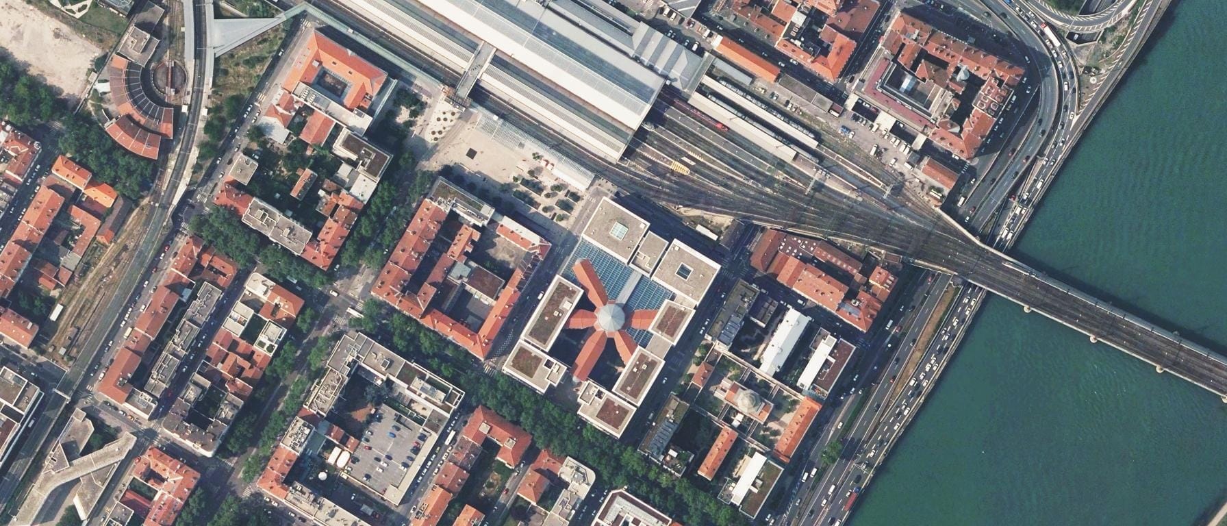 Vue aérienne de ESTBB - Lyon - Ingénieur Biotechnologie, Bioproduction, Numérique en Santé, Innovation - Prépa intégrée (Lyon 2e  Arrondissement - 69)