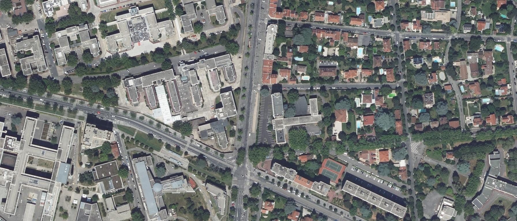 Vue aérienne de INSTITUT FORM CARRIERES SANTE HCL SECTEUR EST - MANIPULATEUR D'ELECTRORADIOLOGIE MEDICALE