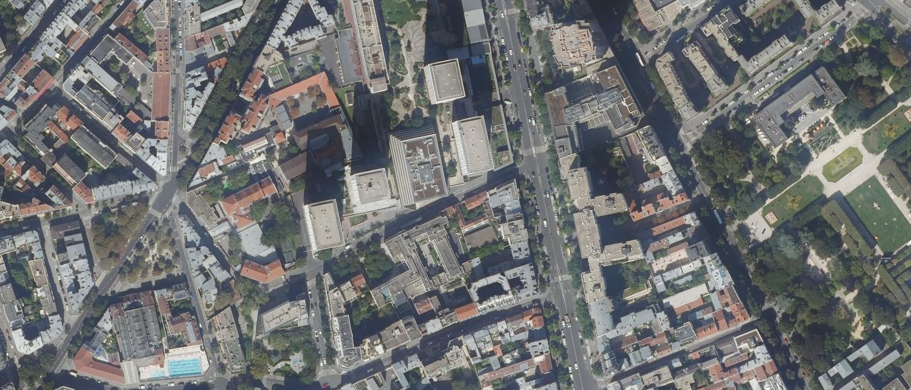 Vue aérienne de NEOMA Business School - TEMA - Innovation et Digital Management - Campus de Paris
