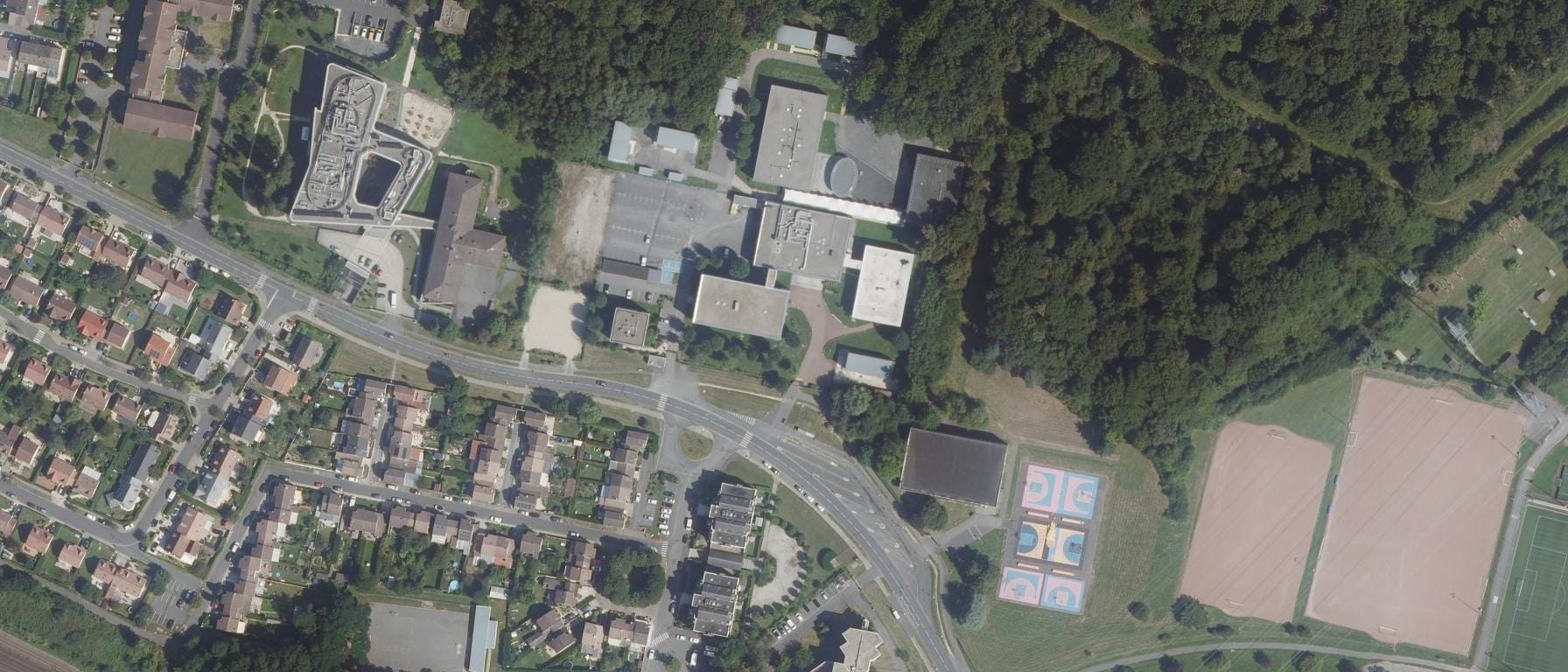 Vue aérienne de Lycée Charles Le Chauve