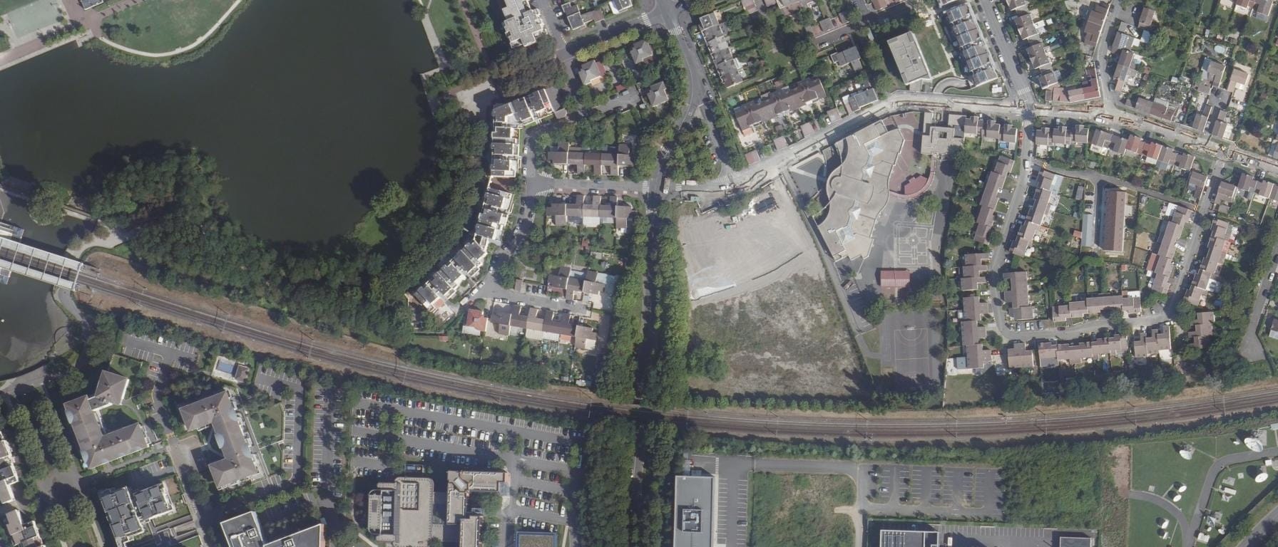 Vue aérienne de Lycée Emily Brontë