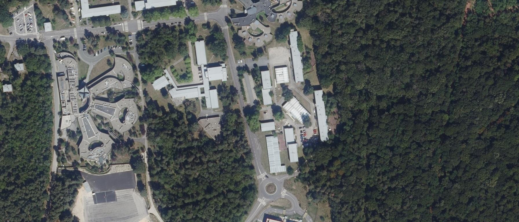 Vue aérienne de Institut de formation en Ergothérapie du Centre Hospitalier Intercommunal de Meulan-Les Mureaux