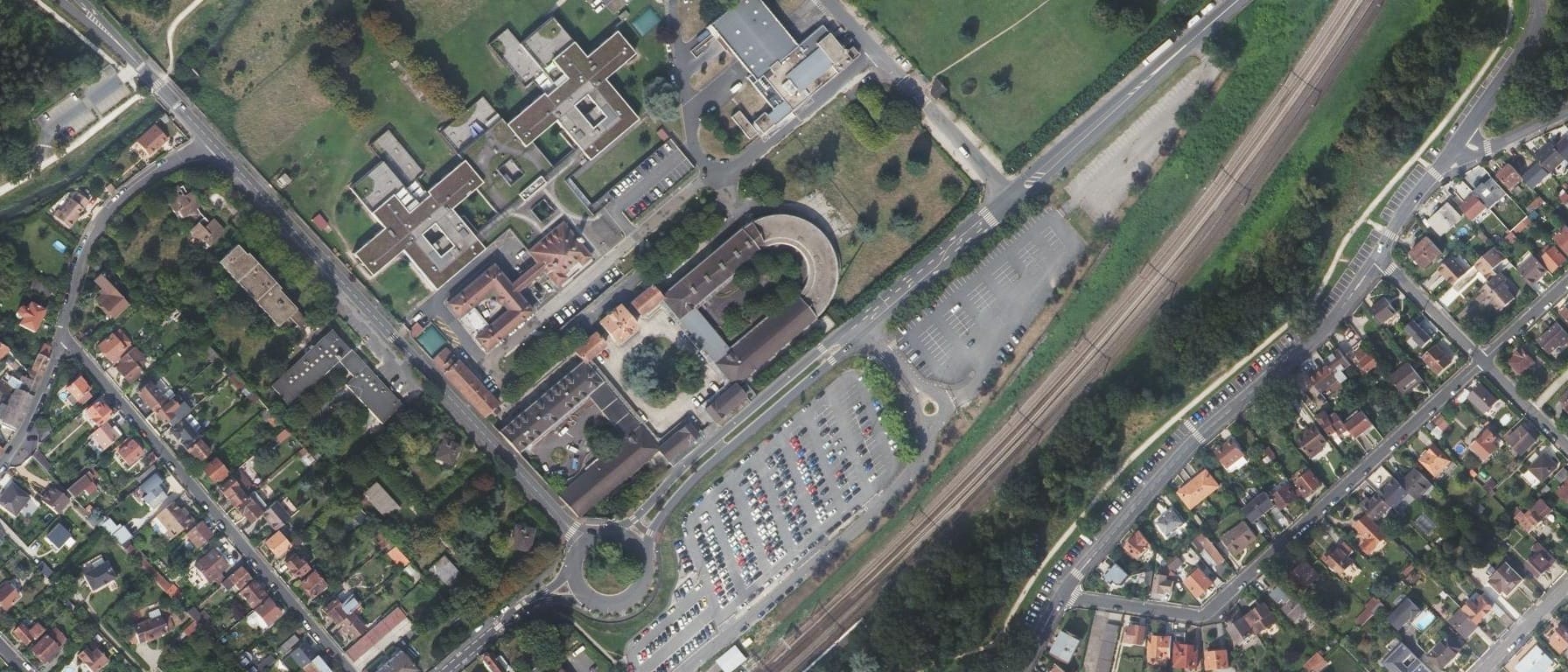 Vue aérienne de IFSI de Perray-Vaucluse