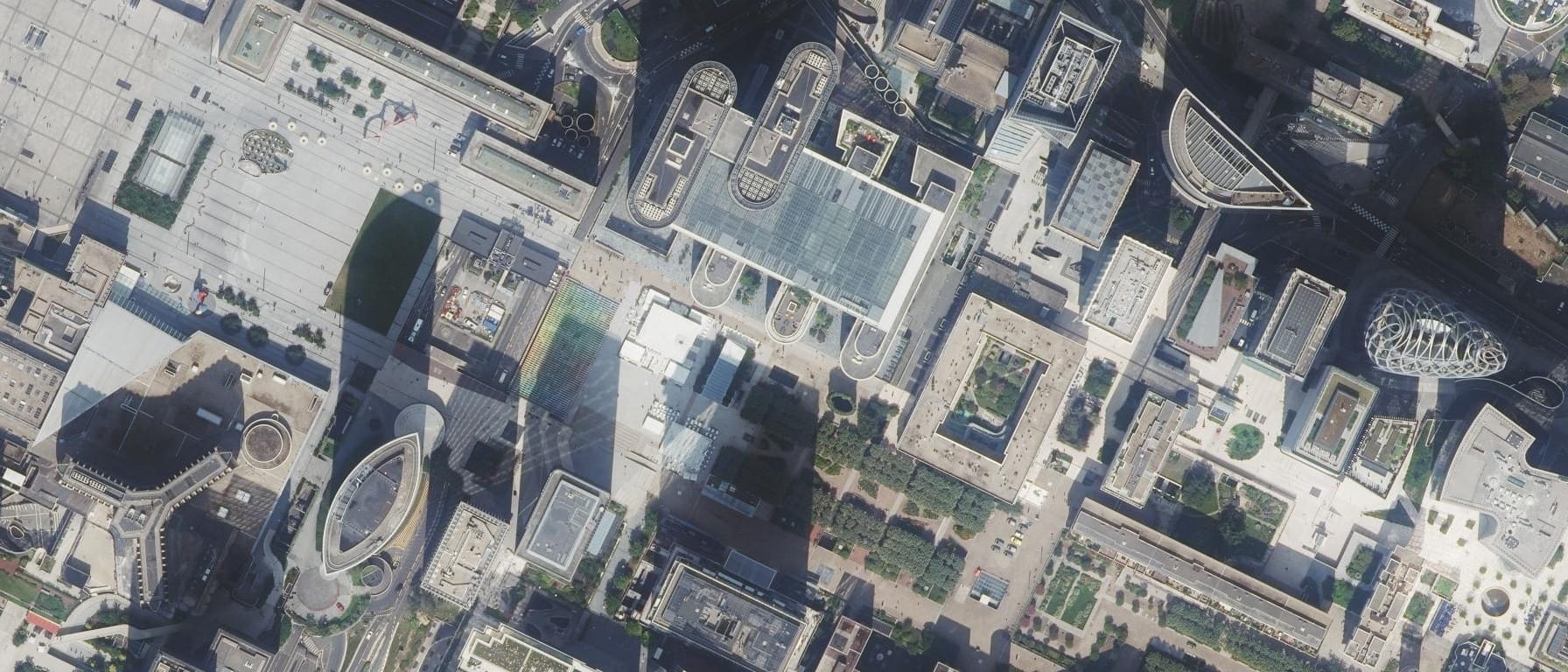 Vue aérienne de ESCE - Programme Grande Ecole - Management International, IA et DATA - Campus de Paris-la Défense (Courbevoie - 92)