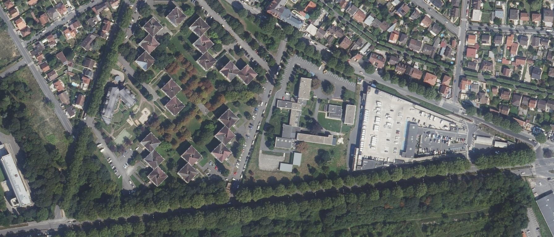Vue aérienne de Institut de travail social et de recherches sociales - Site de Neuilly-sur-Marne