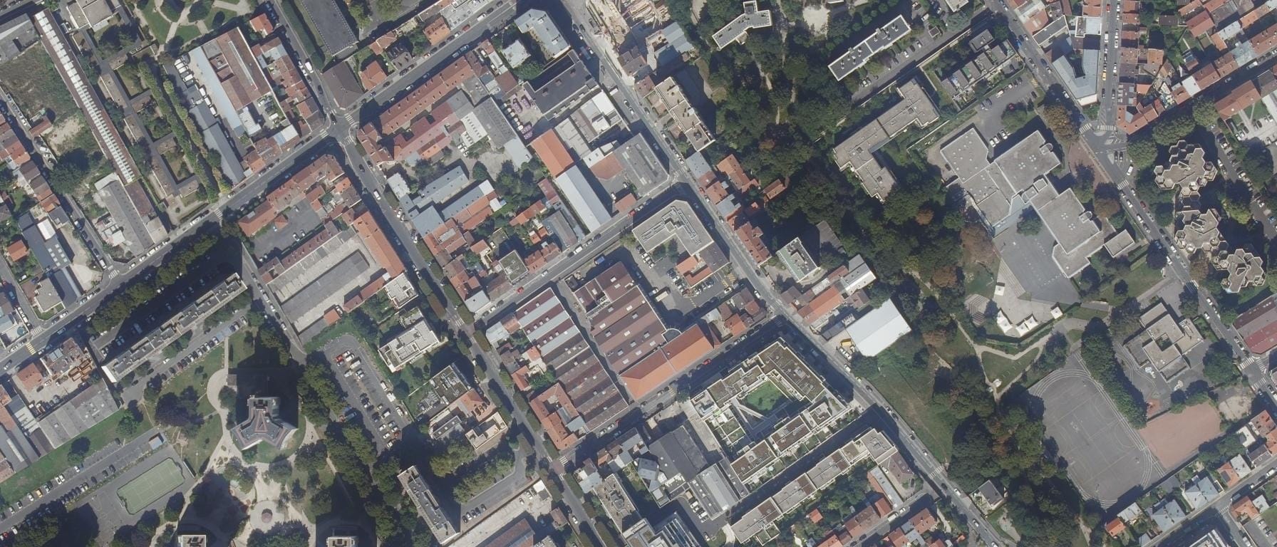 Vue aérienne de ESIEA  - Paris - Diplôme ingénieur avec prépa intégrée Systèmes Numériques et Sécurité  (Ivry-sur-Seine - 94)