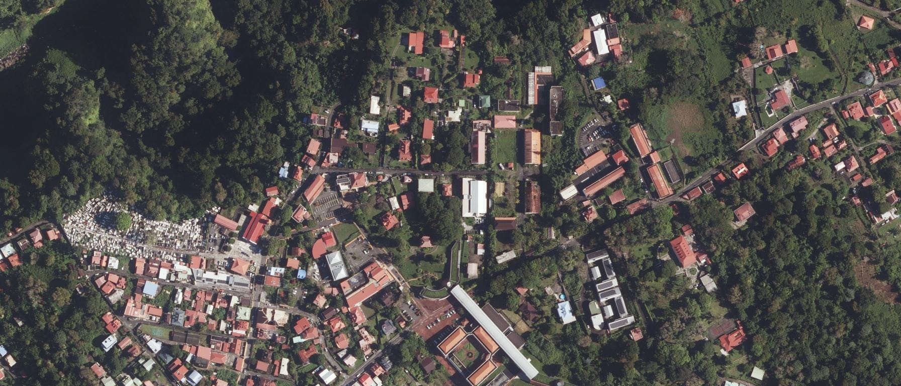 Vue aérienne de I.U.T de la Guadeloupe - Campus de St-Claude