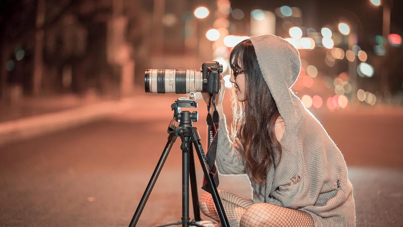 nuit, caméra, photographe, photo, en plein air, urbain, canon, tournage, femme, fille, touristique, brun de la ville, brun caméra, nuit brune, caméra, photographe, photographe, photographe, photographe, photographe, photo, photo, photo, photo