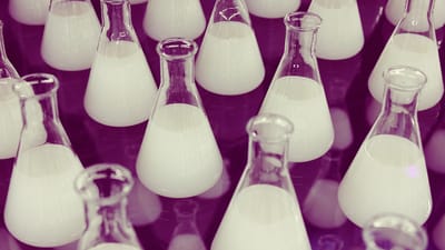flacons, erlenmeyer, chimie, laboratoire, science, recherche, liquide, verrerie, médical, test, équipement, la biologie, blanche, biotechnologie, récipient, pharmacie, solution
