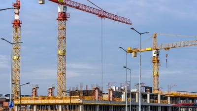 bâtiment, grue, chantier de construction, échafaudage, construction, grues, matériel lourd, béton, béton armé, travailleurs, le contracteur, développeur, appartement, imeuble, maison, ingénierie, architecture, compagnie de construction, grue, grue, grue, grue, grue