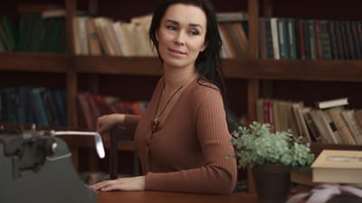 femme, une bibliothèque, livres, bibliothécaire, éducation, formation, en train de lire, les pensées, littérature, l'histoire