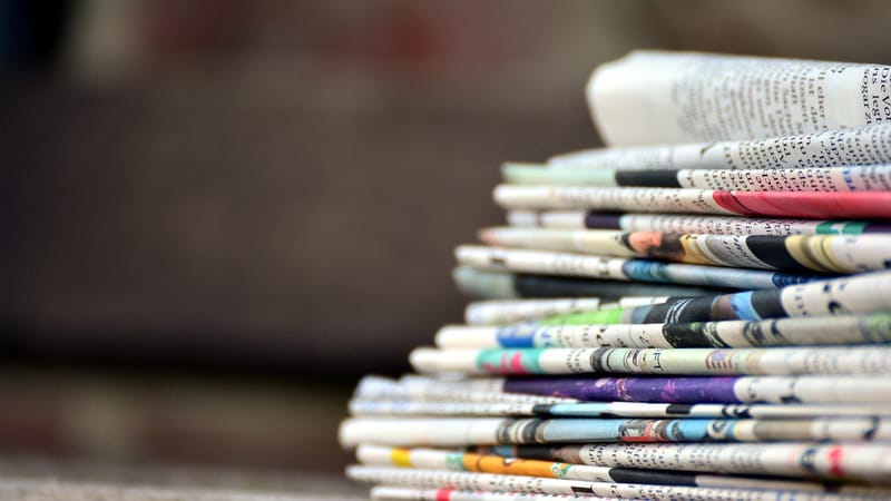journaux, tas de journaux, presse, information, cafetière, lis, casser, nouvelles, détendez-vous, l'actualité, lire le journal, entraînement, savoir, journaux, journaux, presse, presse, presse, presse, presse