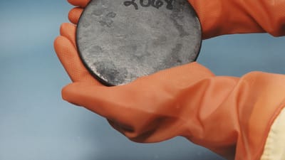 uranium, radioactifs, nucléaire, briller, rayons gamma, métal, matière fissile, réacteur nucléaire, matière première, science, gants, fission nucléaire, uranium, uranium, uranium, uranium, uranium