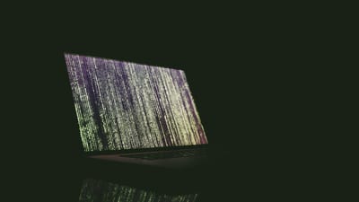 néo-urbain, portable, matériel, ordinateur, clavier, bureau, urbain, ordinateur portable, écran, équipement, application, affichage, surveiller, clavier d'ordinateur, hacker, attaque, virus, ddos, la toile, l'internet, la mise en réseau, filet de bateau, en ligne, sécurité, protection, données, vol, binaire, code, programmation, troyen, discuter, connexion, mobile, barre d'espace, électronique, site internet, accès, bit, octets, la communication, réseau, logiciel, virtuel, la technologie, stocka